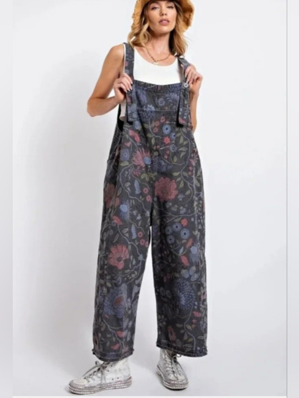 Easel High Hopes Slouchy Denim Overalls in Floral Black Denim Size Medium - Picture 2 of 10